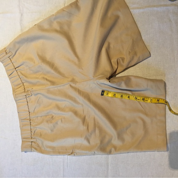 Shorts - Picture 2 of 4